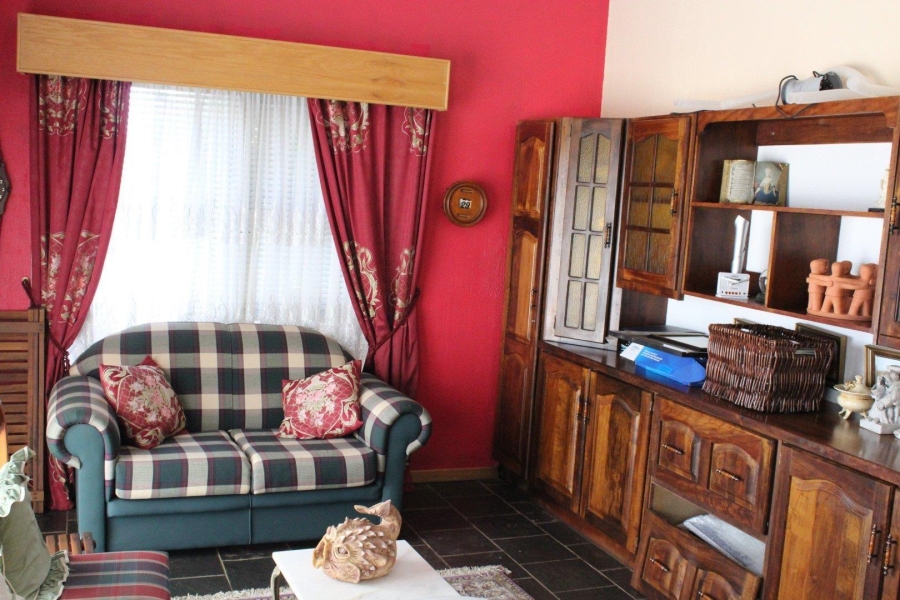 6 Bedroom Property for Sale in Van Der Hoff Park North West